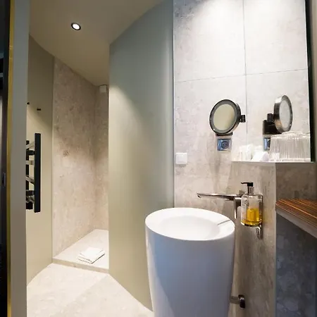 Western Premier Clos Syrah & 4*