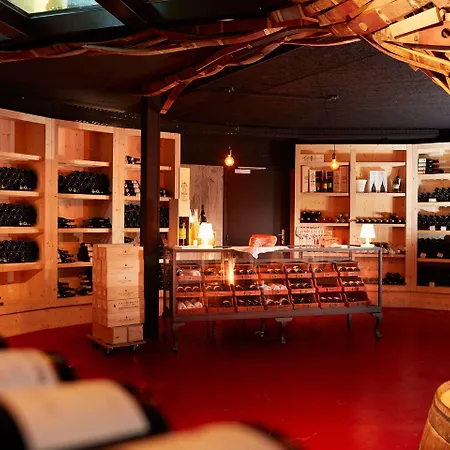 Western Clos Syrah Hotel 4*