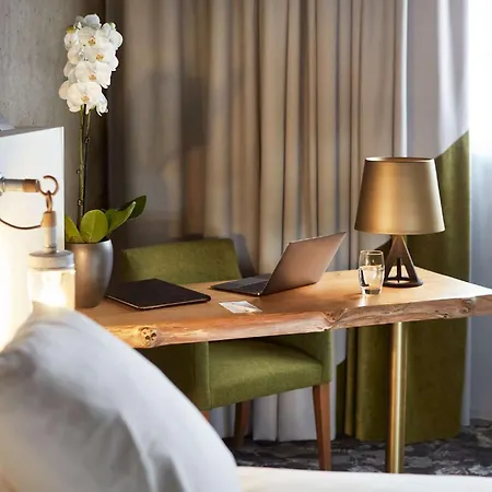 Western Premier Clos Syrah &