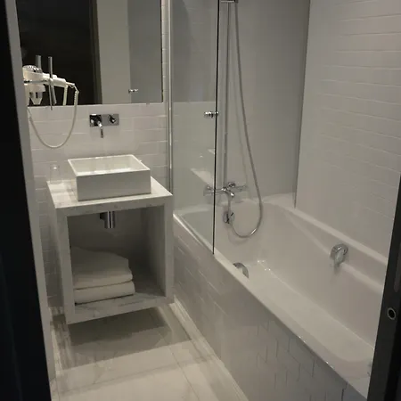 Western Premier Clos Syrah & 4* ヴァランス