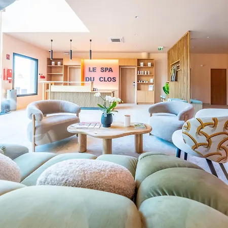 Western Premier Clos Syrah & Hotel