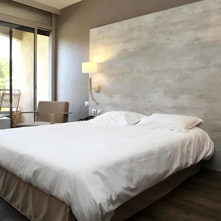 Western Premier Clos Syrah & Hotel 4*