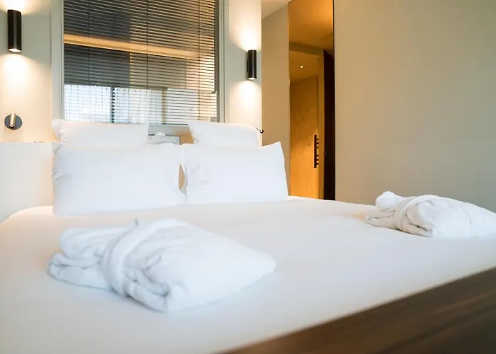 Western Premier Clos Syrah & Hotel Valence (Drome)