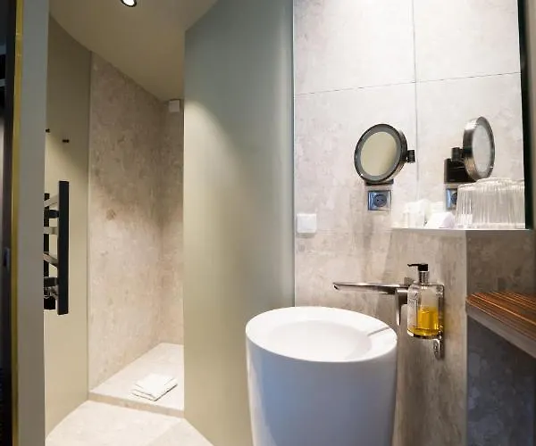 Western Premier Clos Syrah & 4*