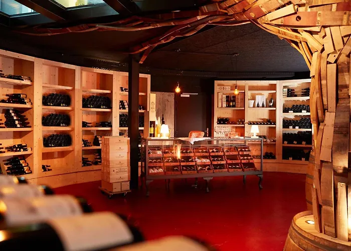 Western Premier Clos Syrah & Ξενοδοχείο 4*