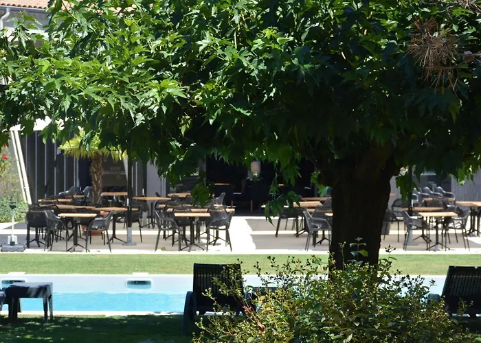 Western Premier Clos Syrah & Ξενοδοχείο 4*