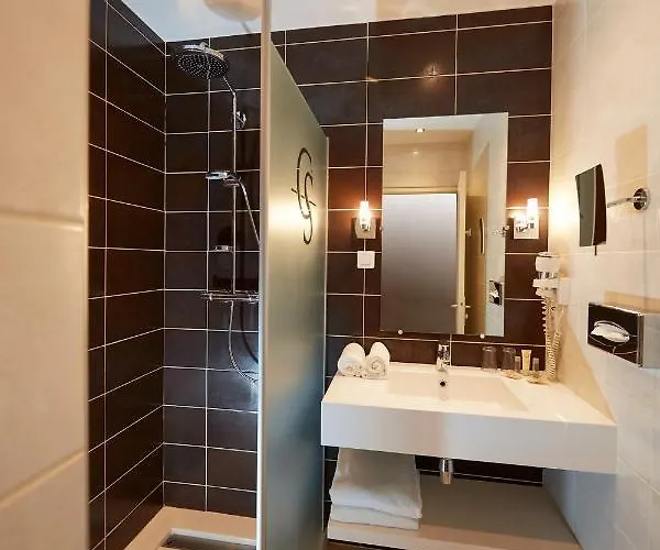 Western Premier Clos Syrah & Ξενοδοχείο 4*