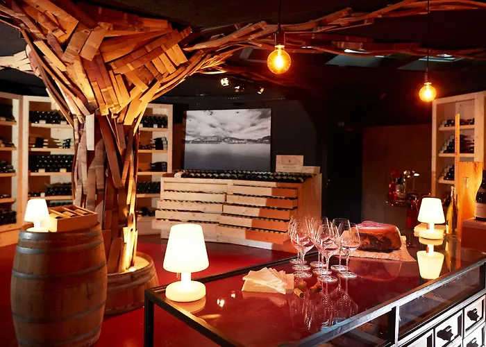 Western Premier Clos Syrah & Ξενοδοχείο 4*