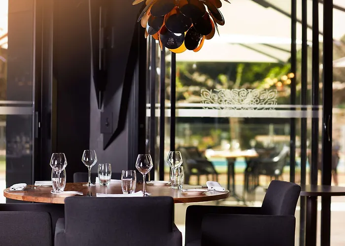 Western Premier Clos Syrah & Ξενοδοχείο 4*