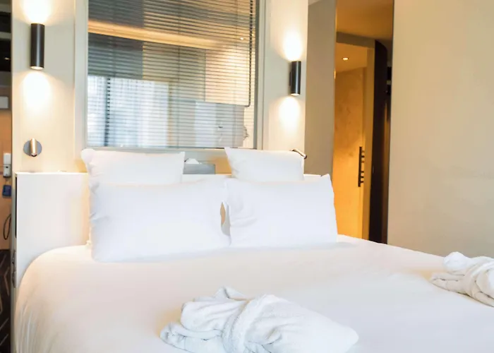 Western Premier Clos Syrah & 4*