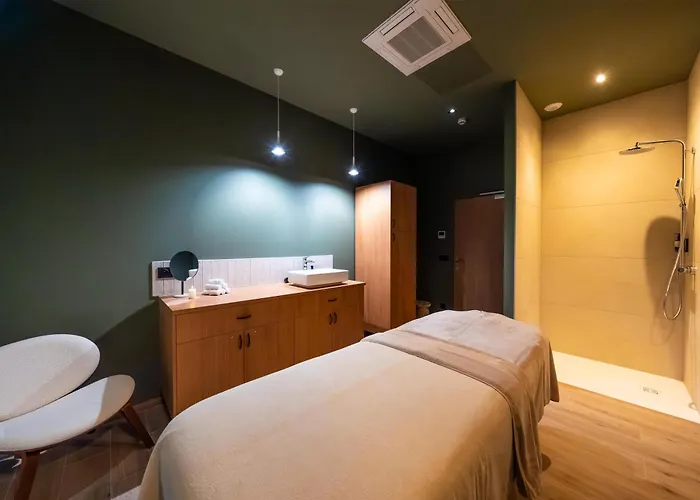 Western Premier Clos Syrah & Ξενοδοχείο 4*